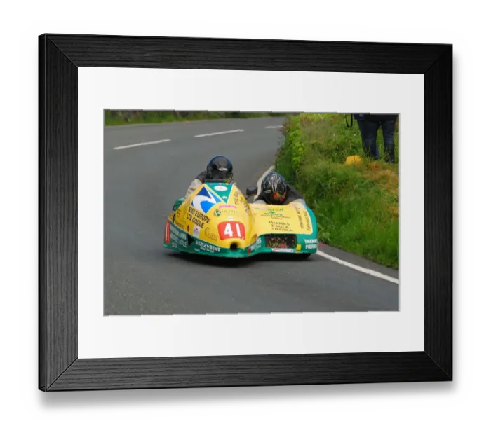 Framed Print : Brian Alflatt & Herve Chenu (Baker Suzuki) 2010 Sidecar TT Framed Print : Brian Alflatt & Herve Chenu (Baker Suzuki) 2010 Sidecar TT
