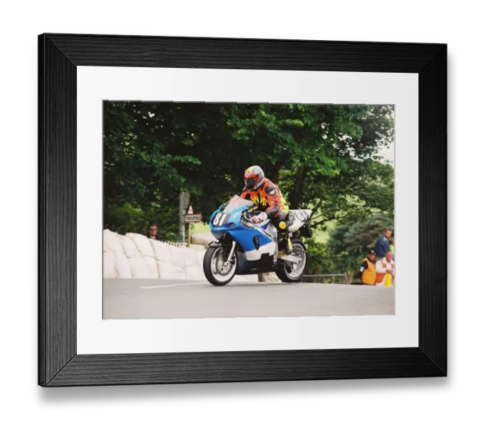 Framed Print : David Bone (Suzuki) 2004 Production 600 TT Framed Print : David Bone (Suzuki) 2004 Production 600 TT