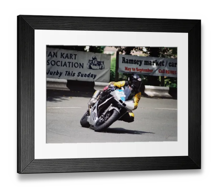 Framed Print : Julian Bull (Yamaha) 2004 Junior TT Framed Print : Julian Bull (Yamaha) 2004 Junior TT
