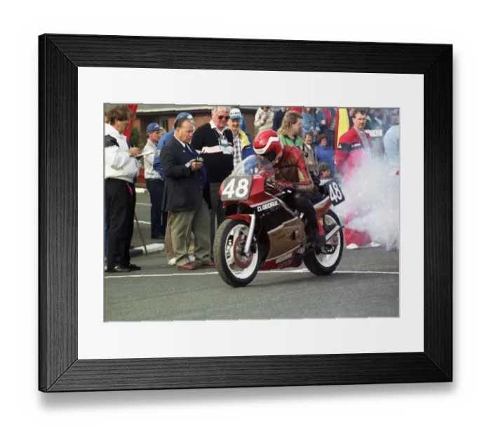 Framed Print : Dave Wallis (Suzuki) 1990 Lightweight 400 TT Framed Print : Dave Wallis (Suzuki) 1990 Lightweight 400 TT