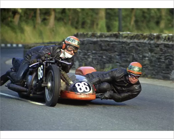 John Graham & P McKendrey (BSA) 1971 500 Sidecar TT