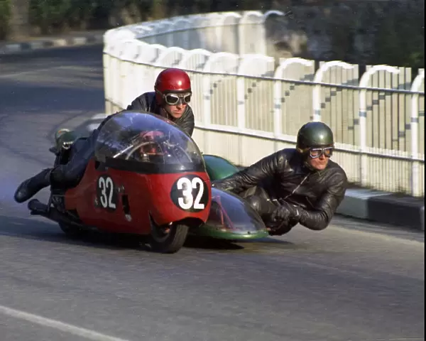 Gordon Fox & Simon Greensmith (Triumph) 1971 500 Sidecar TT