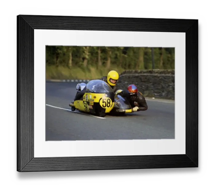 Framed Print : Bob Cass & Norman Panter (Triumph) 1971 750 Sidecar TT Framed Print : Bob Cass & Norman Panter (Triumph) 1971 750 Sidecar TT