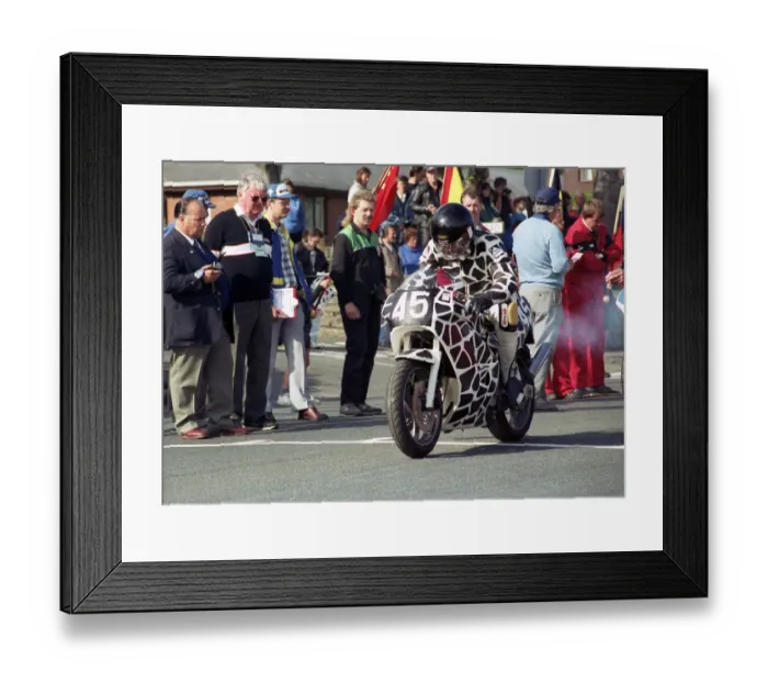 Framed Print : Nigel Bryan (Suzuki) 1990 Lightweight 400 TT Framed Print : Nigel Bryan (Suzuki) 1990 Lightweight 400 TT