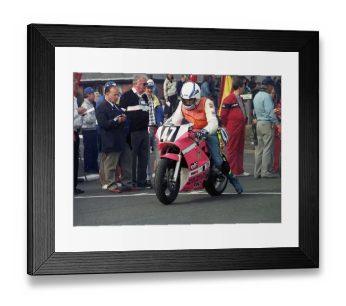 Framed Print : Dave Morris (Suzuki) 1990 Lightweight 400 TT Framed Print : Dave Morris (Suzuki) 1990 Lightweight 400 TT
