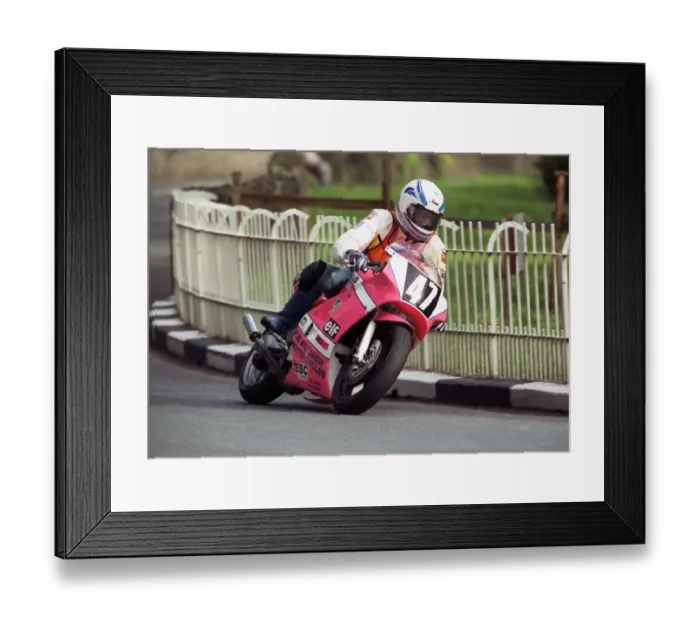 Framed Print : David Morris (Suzuki) 1990 Lightweight 400 TT Framed Print : David Morris (Suzuki) 1990 Lightweight 400 TT