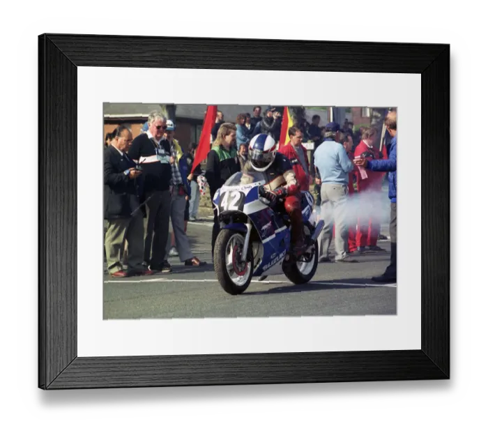 Framed Print : John Donnan (Suzuki) 1990 Lightweight 400 TT Framed Print : John Donnan (Suzuki) 1990 Lightweight 400 TT