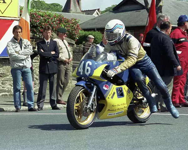 Ken Murray (Yamaha) 1990 Junior TT