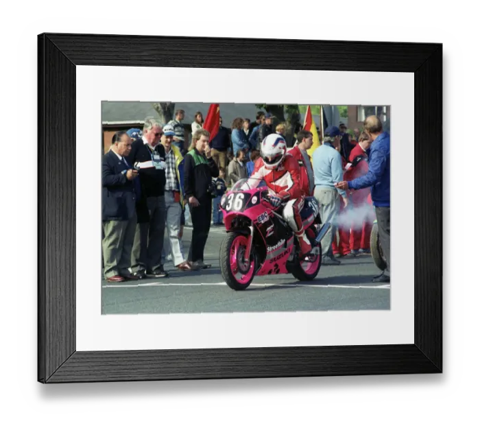 Framed Print : John Raybould (Suzuki) 1990 Lightweight 400 TT Framed Print : John Raybould (Suzuki) 1990 Lightweight 400 TT