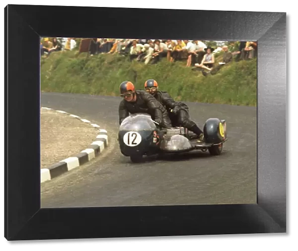 Derek Plummer & Malcolm Brett (Kettle Triumph) 1970 750 Sidecar TT