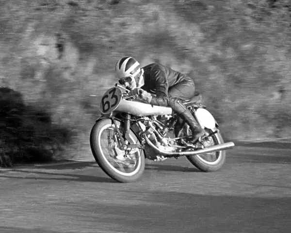 Bill Lomas (NSU) 1953 Ultra Lightweight TT practice