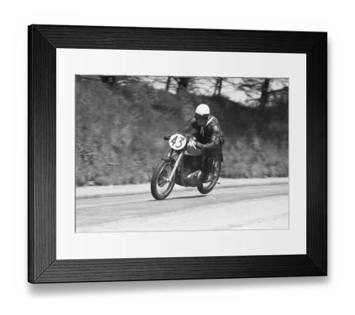 Framed Print : Bob Keeler (Norton) 1953 Senior Clubman TT Framed Print : Bob Keeler (Norton) 1953 Senior Clubman TT