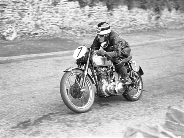 Peter Cruse (BSA) 1952 Senior Clubman TT