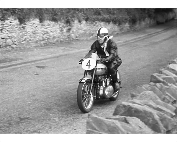 Eric Houseley (Triumph) 1952 Senior Clubman TT