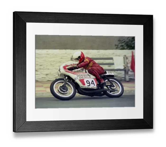 Framed Print : Les Trotter (Crooks Suzuki) 1987 Classic Manx Grand Prix Framed Print : Les Trotter (Crooks Suzuki) 1987 Classic Manx Grand Prix