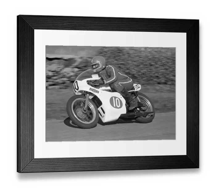 Framed Print : Allen Evans (Yamaha) 1979 Newcomers Manx Grand Prix Framed Print : Allen Evans (Yamaha) 1979 Newcomers Manx Grand Prix