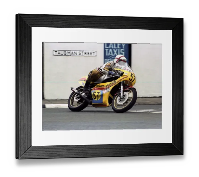 Framed Print : Phil Mellor (Yamaha) 1981 Senior TT Framed Print : Phil Mellor (Yamaha) 1981 Senior TT