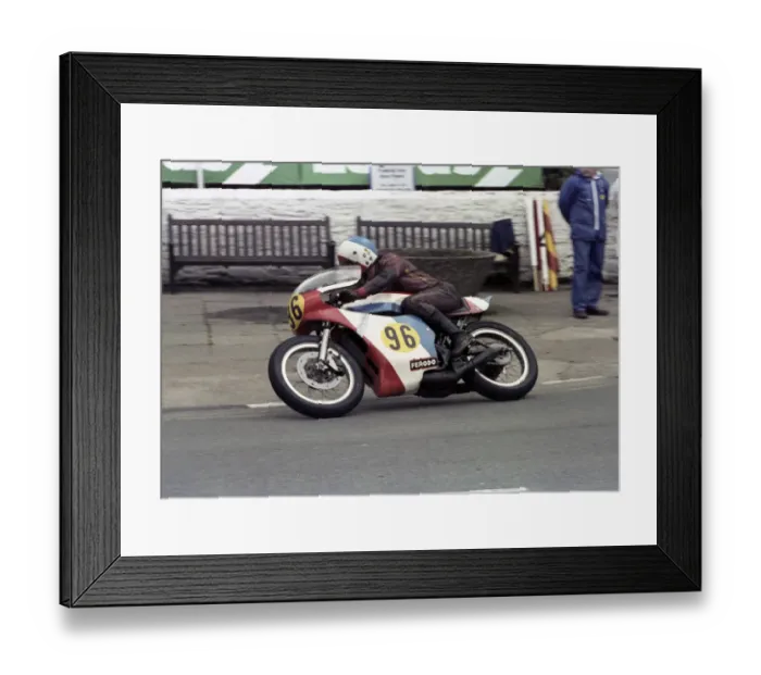 Framed Print : Dave Hughes (Maxton Yamaha) 1981 Senior TT