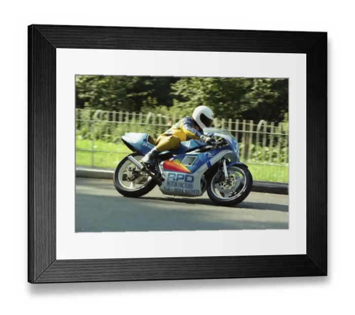 Framed Print : Martin Frost (Yamaha) 1991 Newcomers Manx Grand Prix Framed Print : Martin Frost (Yamaha) 1991 Newcomers Manx Grand Prix