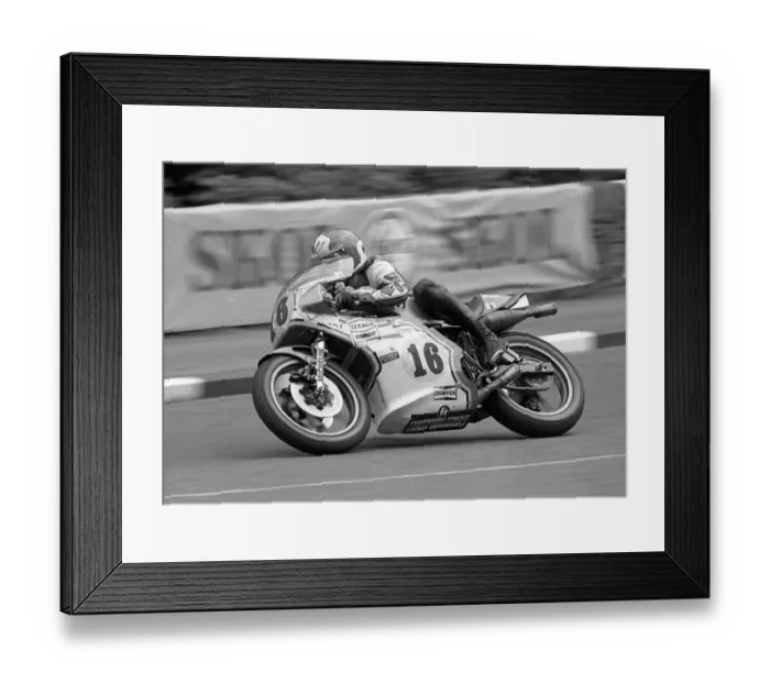 Framed Print : American Pat Hennen (Suzuki) 1977 Senior TT Framed Print : American Pat Hennen (Suzuki) 1977 Senior TT