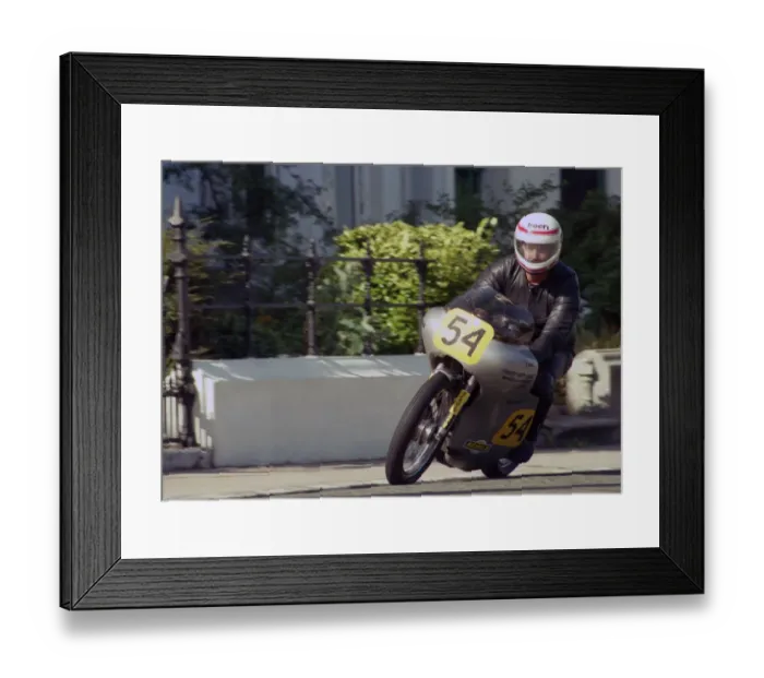 Framed Print : Derrick Holliland (Norton) 1987 Senior Manx Grand Prix Framed Print : Derrick Holliland (Norton) 1987 Senior Manx Grand Prix