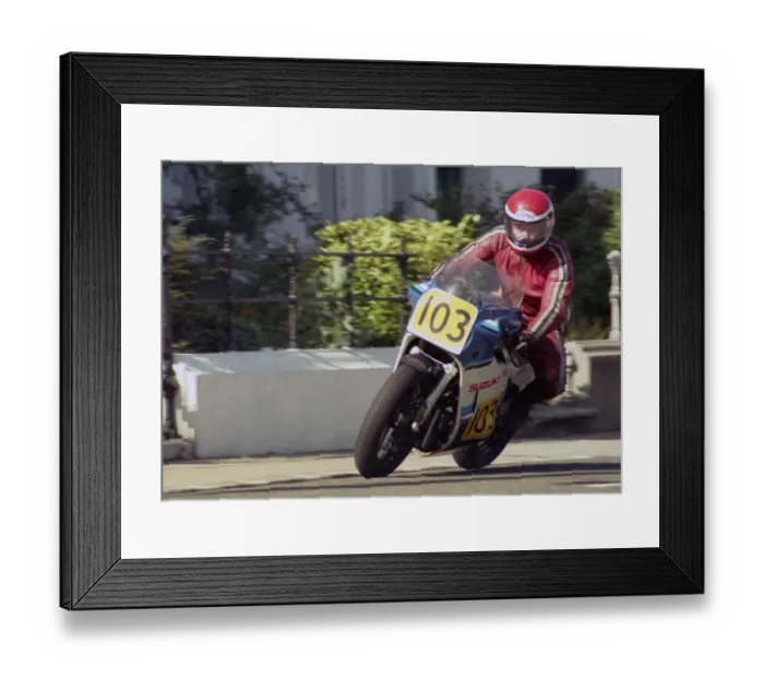 Framed Print : Brian Venables (Suzuki) 1987 Senior Manx Grand Prix Framed Print : Brian Venables (Suzuki) 1987 Senior Manx Grand Prix