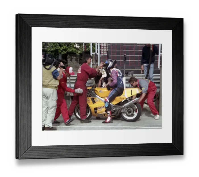 Framed Print : Duncan Muir (Honda) 1994 Newcomers Manx Grand Prix Framed Print : Duncan Muir (Honda) 1994 Newcomers Manx Grand Prix