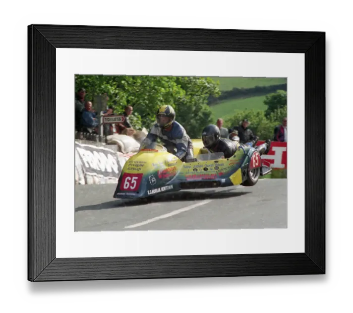 Framed Print : Ken Tomlinson & Stuart Castles (Ireson Yamaha) 1998 Sidecar TT