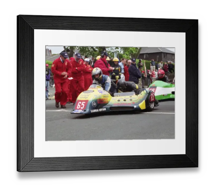 Framed Print : Ken Tomlinson & Andy King (Ireson Yamaha) 1998 Sidecar TT Framed Print : Ken Tomlinson & Andy King (Ireson Yamaha) 1998 Sidecar TT