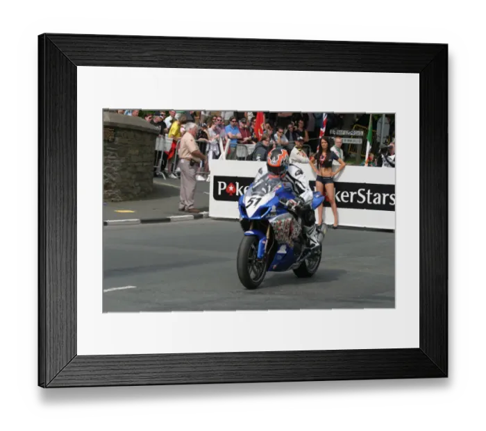 Framed Print : Steven L Thompson (Peoples Bike Suzuki) 2010 Superbike TT Framed Print : Steven L Thompson (Peoples Bike Suzuki) 2010 Superbike TT