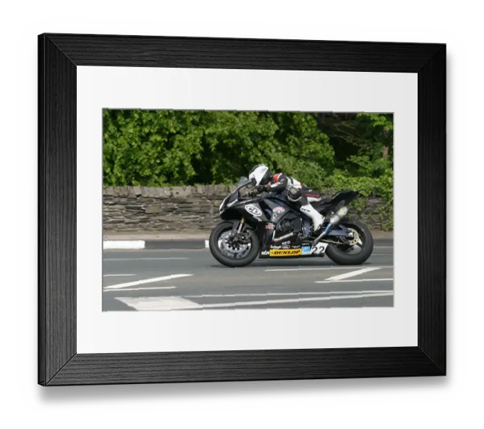 Framed Print : William Dunlop (Yamaha) 2010 Superbike TT Framed Print : William Dunlop (Yamaha) 2010 Superbike TT