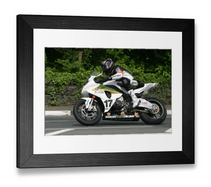 Framed Print : Mark Miller (BMW) 2010 Superbike TT Framed Print : Mark Miller (BMW) 2010 Superbike TT