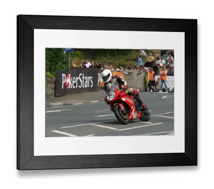 Framed Print : James Hurrell (Yamaha) 2010 Superbike TT