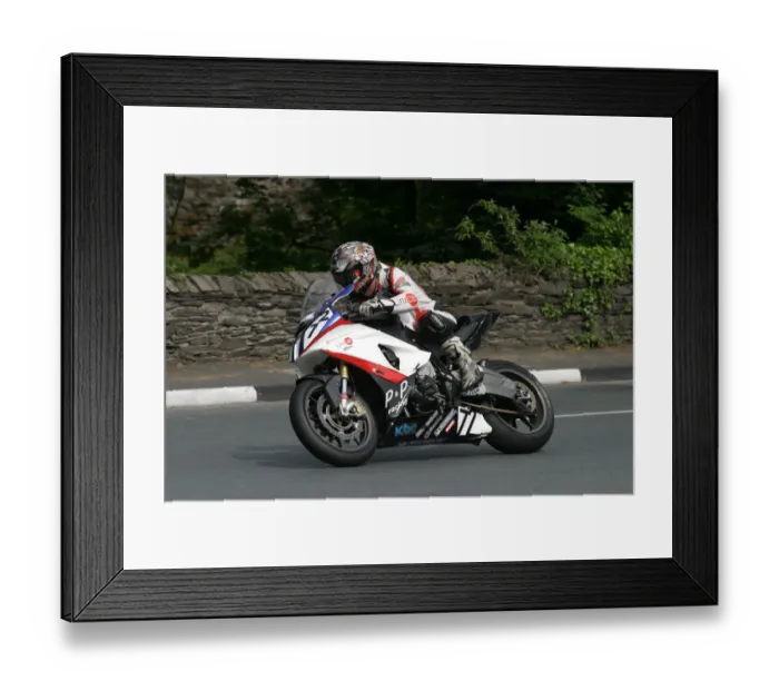 Framed Print : Hudson Kennaugh (BMW) 2010 Superbike TT Framed Print : Hudson Kennaugh (BMW) 2010 Superbike TT