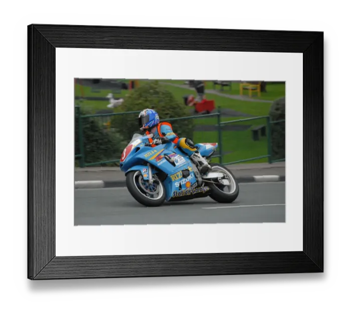 Framed Print : Ryan Kneen (Suzuki) 2008 Newcomers Manx Grand Prix Framed Print : Ryan Kneen (Suzuki) 2008 Newcomers Manx Grand Prix