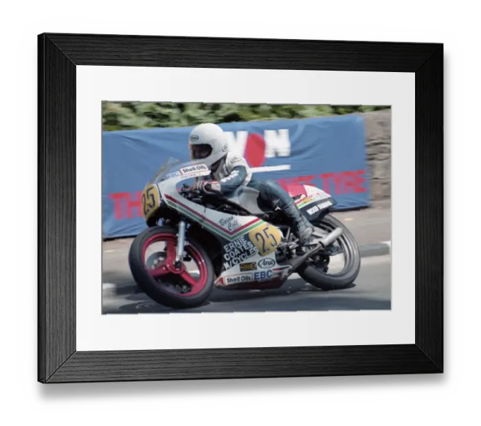 Framed Print : Robert Dunlop (Yamaha) 1985 Senior TT Framed Print : Robert Dunlop (Yamaha) 1985 Senior TT