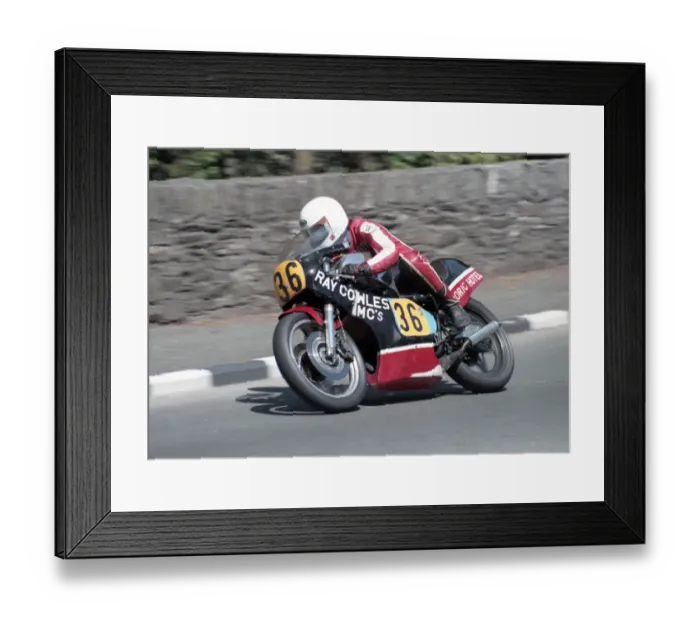 Framed Print : Steve Hislop (Yamaha) 1985 Senior TT Framed Print : Steve Hislop (Yamaha) 1985 Senior TT