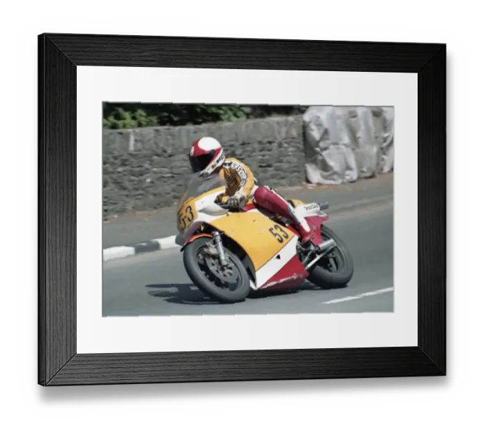 Framed Print : Dave Dean (Suzuki) 1985 Senior TT Framed Print : Dave Dean (Suzuki) 1985 Senior TT