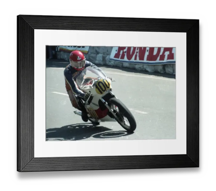 Framed Print : Gerry Jenkins (Yamaha) 1985 Senior TT Framed Print : Gerry Jenkins (Yamaha) 1985 Senior TT