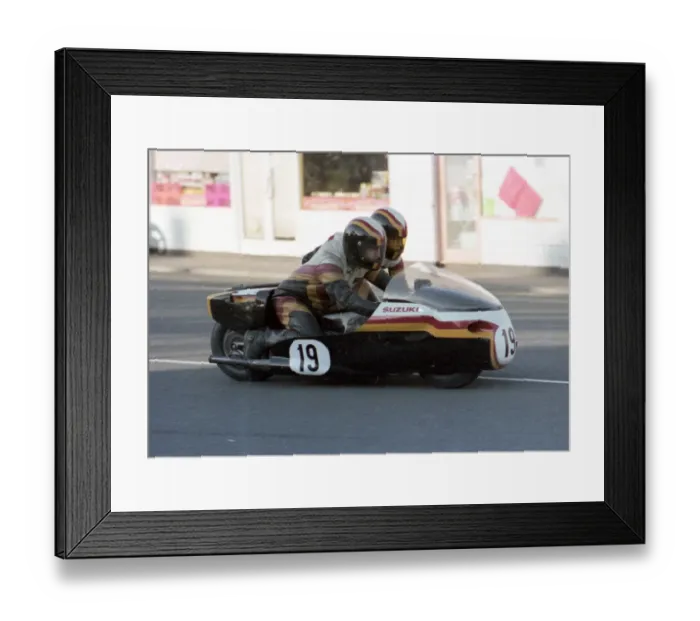 Framed Print : Mike Joyce & Alan Collins (Suzuki) 1979 Sidecar TT Framed Print : Mike Joyce & Alan Collins (Suzuki) 1979 Sidecar TT