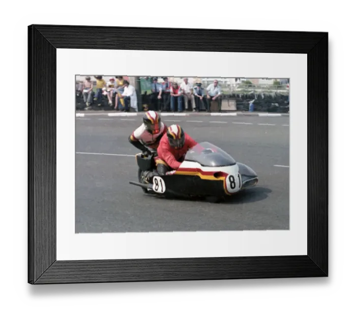 Framed Print : Mike Joyce & Alan Collins (Suzuki) 1978 Sidecar TT Framed Print : Mike Joyce & Alan Collins (Suzuki) 1978 Sidecar TT