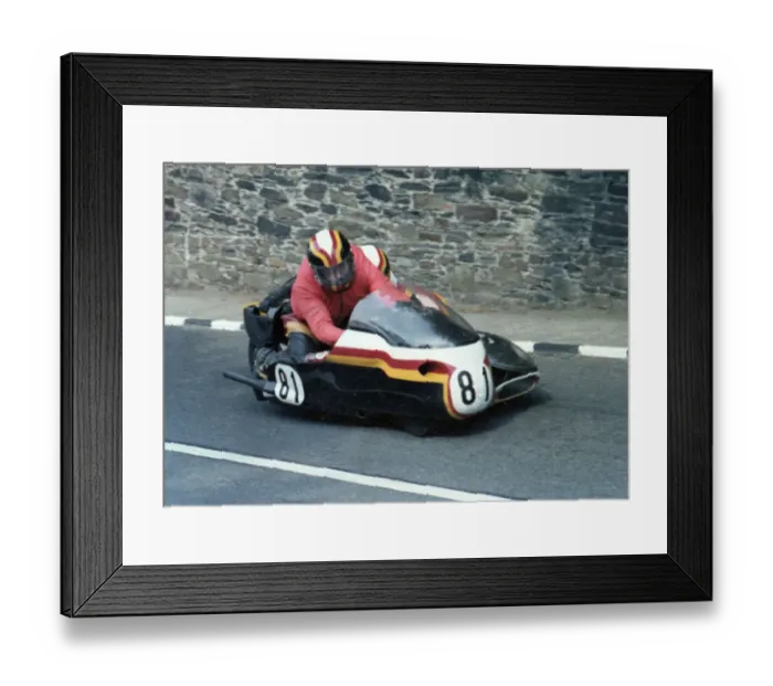 Framed Print : Mike Joyce & Alan Collins (Suzuki) 1978 Sidecar TT Framed Print : Mike Joyce & Alan Collins (Suzuki) 1978 Sidecar TT