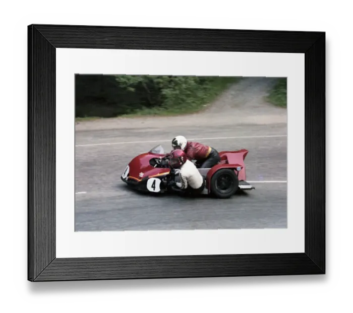 Framed Print : Steve Sinnott & Neil Shelton (Marklain Yamaha) 1978 Sidecar TT Framed Print : Steve Sinnott & Neil Shelton (Marklain Yamaha) 1978 Sidecar TT