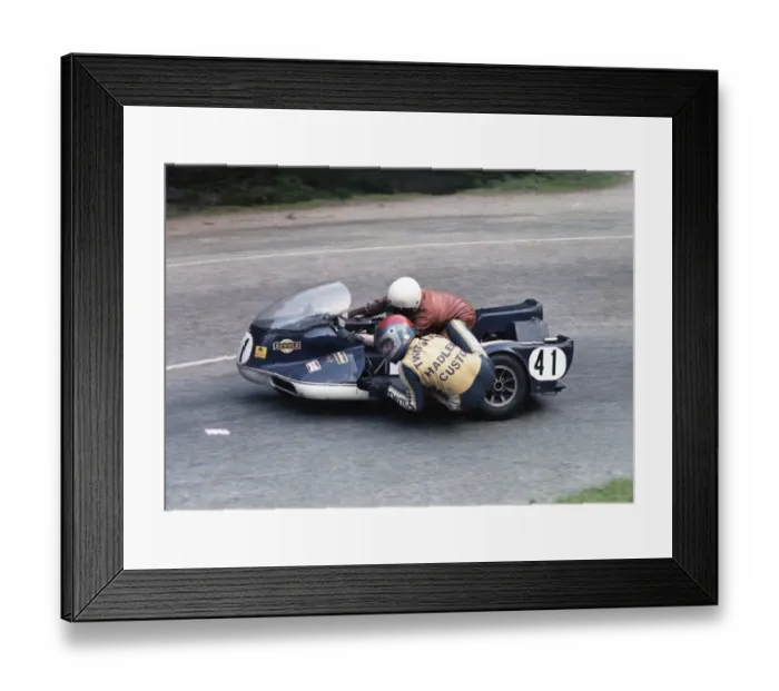 Framed Print : Mick Potter & Graham Twitchings (Yamaha) 1978 Sidecar TT Framed Print : Mick Potter & Graham Twitchings (Yamaha) 1978 Sidecar TT