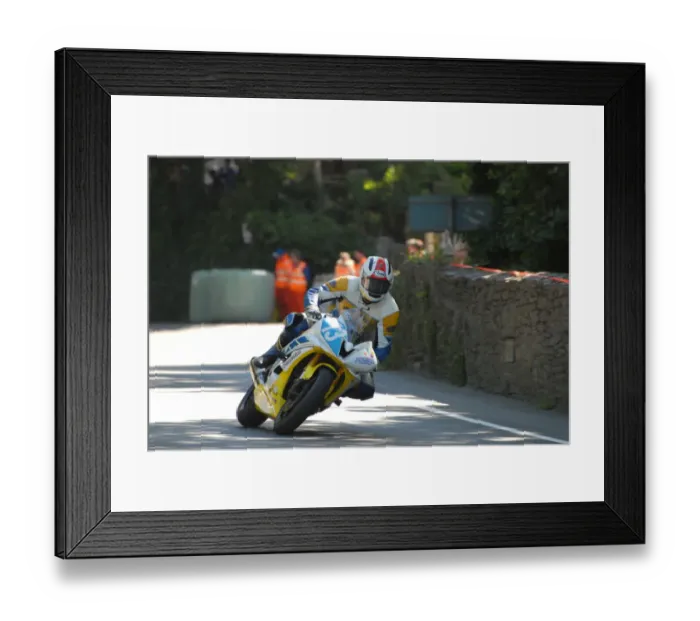 Framed Print : Dennis Booth (Yamaha) 2007 Junior Manx Grand Prix