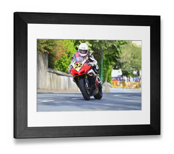 Framed Print : Dennis Booth (Yamaha) 2014 Senior Manx Grand Prix Framed Print : Dennis Booth (Yamaha) 2014 Senior Manx Grand Prix