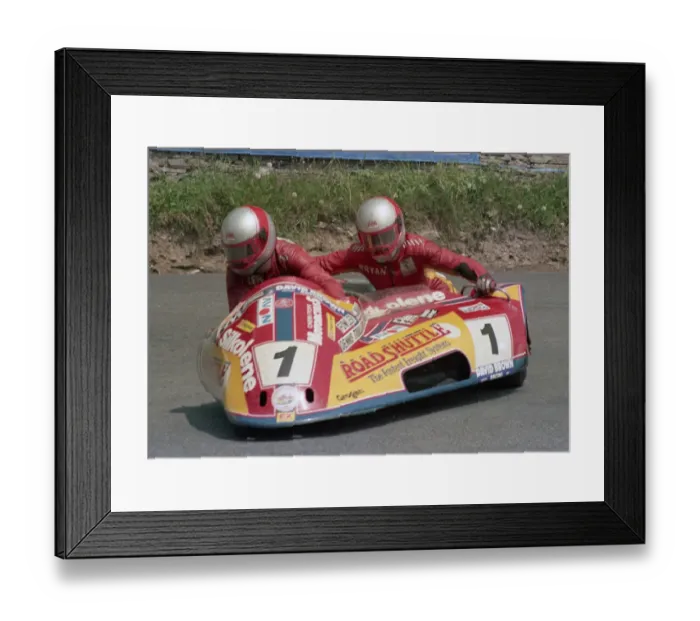 Framed Print : Derek Bayley & Bryan Nixon (Yamaha) 1986 Sidecar TT