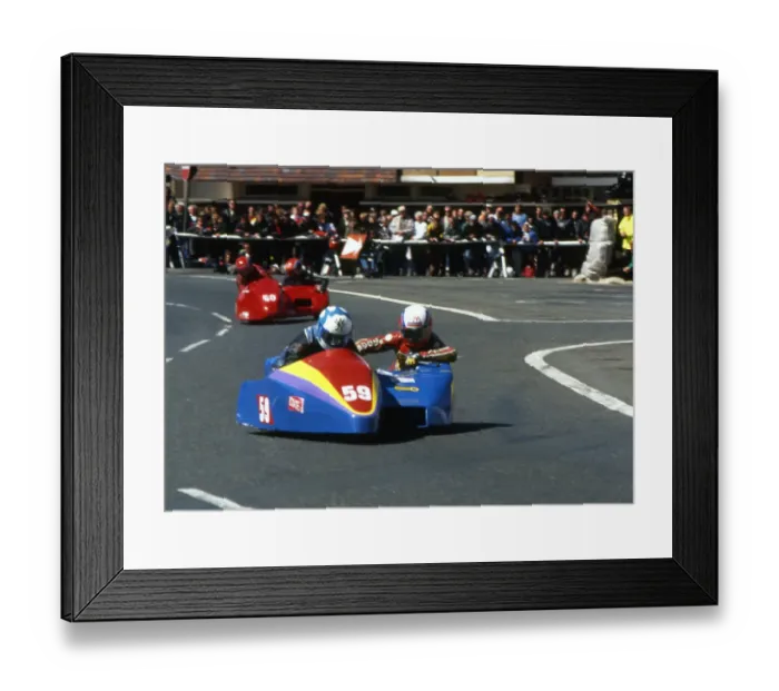 Framed Print : Franco Martinel & Steve Knowles (MSDF Yamaha) 1991 Sidecar TT