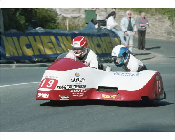Mick Hamblin & Eddie Kiff (Yamaha) 1991 Sidecar TT