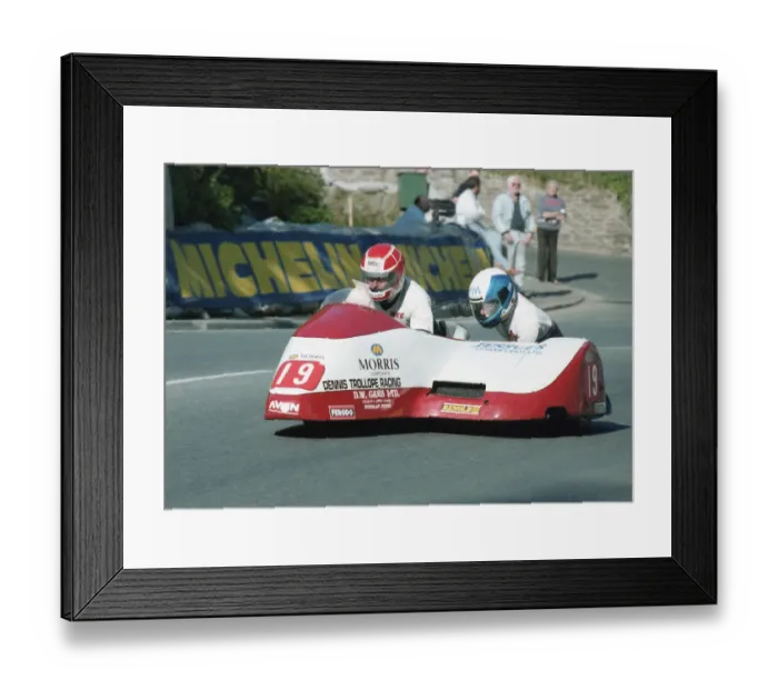 Framed Print : Mick Hamblin & Eddie Kiff (Yamaha) 1991 Sidecar TT Framed Print : Mick Hamblin & Eddie Kiff (Yamaha) 1991 Sidecar TT